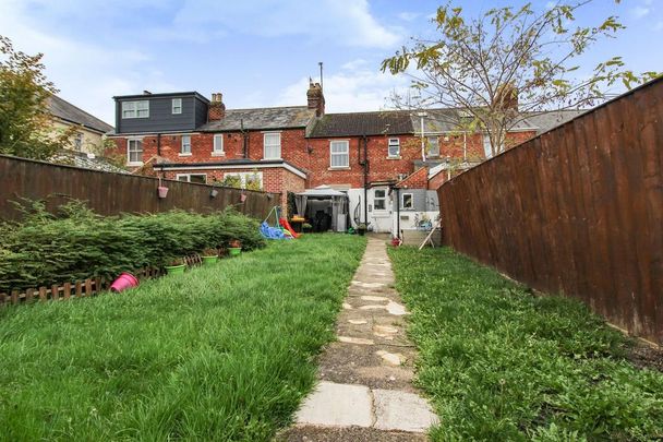 3 bedroom terraced house to rent - Photo 1