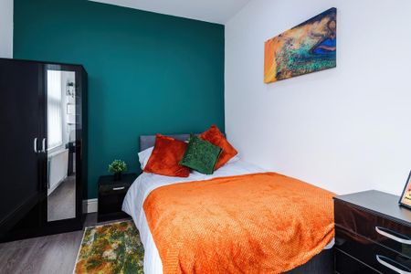 5 bedroom end of terrace house to rent - Photo 5