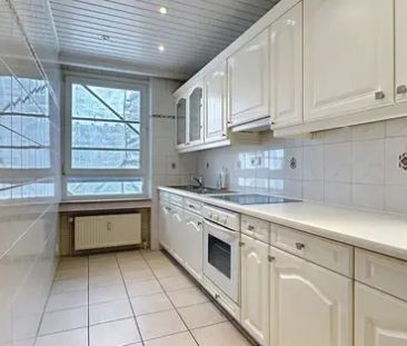 TE HUUR - Appartement met 1 slaapkamer + balkons - Foto 4