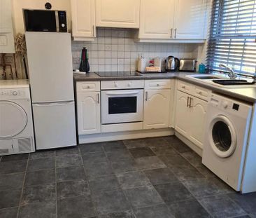 3 bedroom terraced house to rent - Photo 4