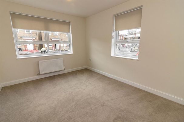 3 bedroom semi-detached house to rent - Photo 1