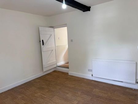 2 bedroom terraced house to rent - Photo 4