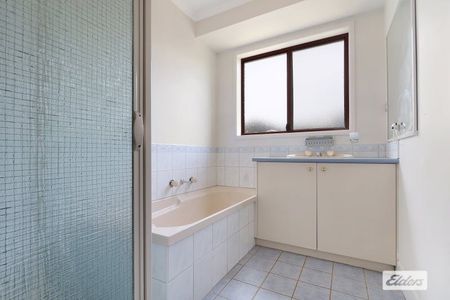 Charming 3-Bedroom Home for Rent – West Wodonga - Photo 4