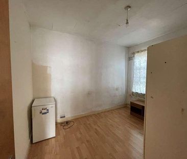 Alfred Gardens, Southall, UB1 - Photo 4