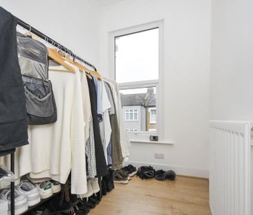 3 bedroom terraced house to rent - Photo 5