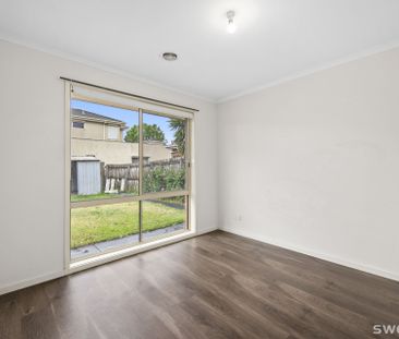 Spacious home in quiet and convenient location - Photo 2