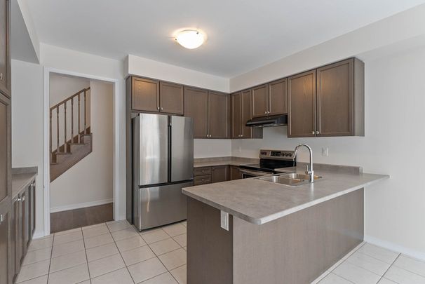 For Lease - 1 Honey Comb Trail, Thorold, Ontario - Photo 1