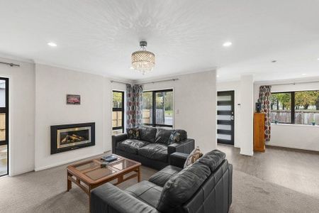 Charming 3BR Home In New Brighton - Photo 4