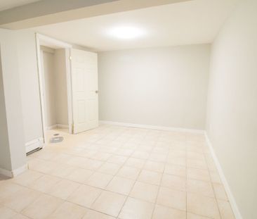 SPACIOUS 2 BEDROOM APARTMENT IN ST.CATHARINES!! - Photo 1