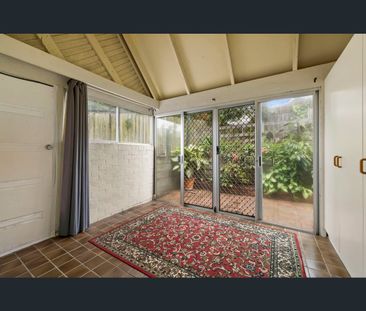 7 Mikado Street, Hamilton, Qld 4007 - Photo 1