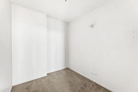 Inner-City Living in a Boutique Block at the Paris End of Flinders Street - Photo 3