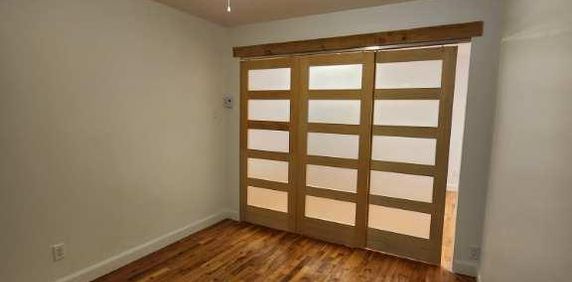 3-1/2 plus coin détente dans Petite-Patrie, Immeuble très tranquille Métro Autobus - Photo 2