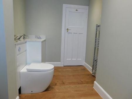 3 bedroom semi-detached house to rent - Photo 4