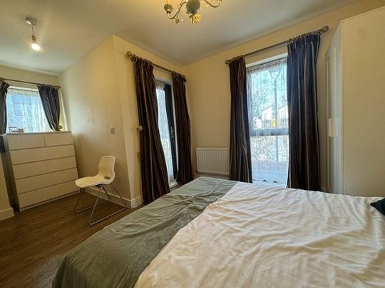 Bedsit, Jack Dimmer Close, SW16 - Photo 1