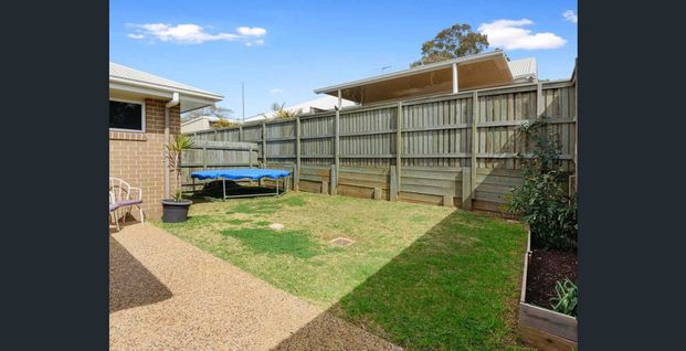 Modern Unit in Centenary Heights - Photo 1
