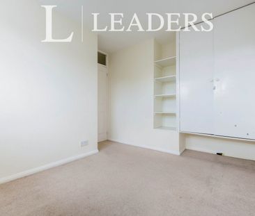 3 bedroom house to rent Elmhurst Close, Furzton, Milton Keynes, Buc... - Photo 3
