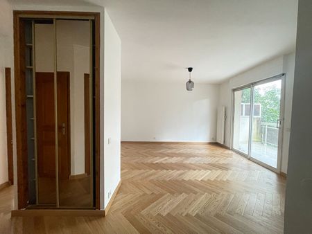 QUARTIER MAIRIE - APPARTEMENT 3 PIÈCES MEUBLÉ - Photo 2