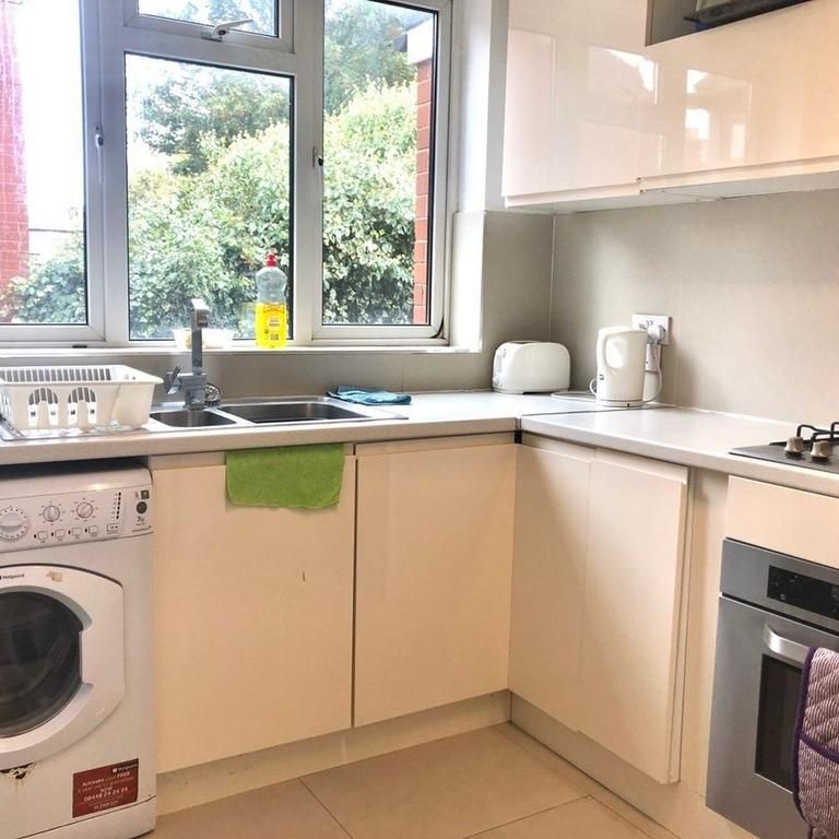 1 bedroom flat to rent - Photo 2