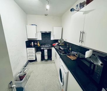 3 bedroom flat to rent - Photo 6
