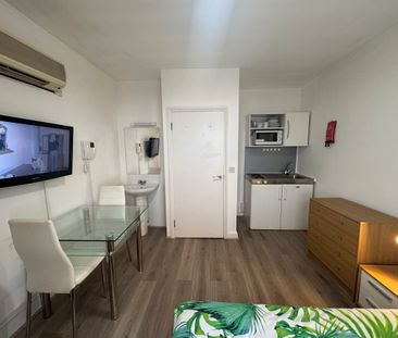 Double Bedsit - Photo 2