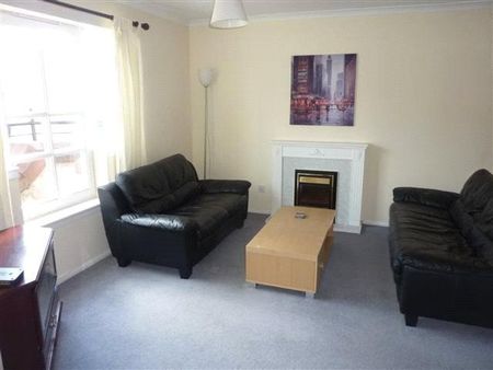 3 bedroom flat to rent - Photo 2