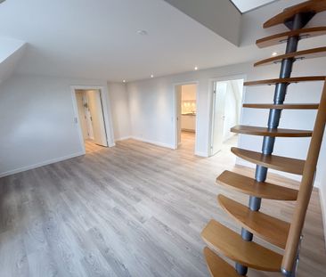Nyrenoveret 2-værelses lejlighed med hems - Photo 3