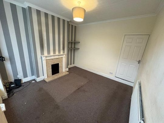 2 bedroom property to rent - Photo 1