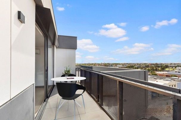 Preston's Best at Your Doorstep - Brilliant Location, Stylish Space - Photo 1