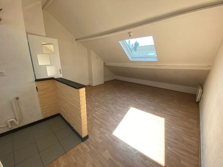 À LOUER – Studio de 17 m², Rue du Docteur Yersin, Lille-Wazemmes réf 417-007 - Photo 2