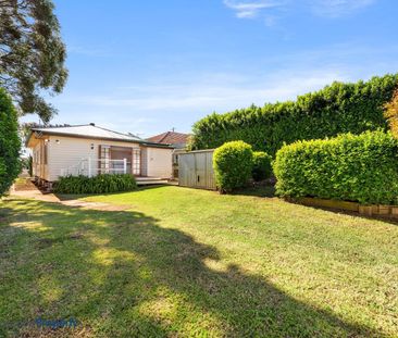 Stylish Family Home in Prime Mount Lofty Location - Photo 3