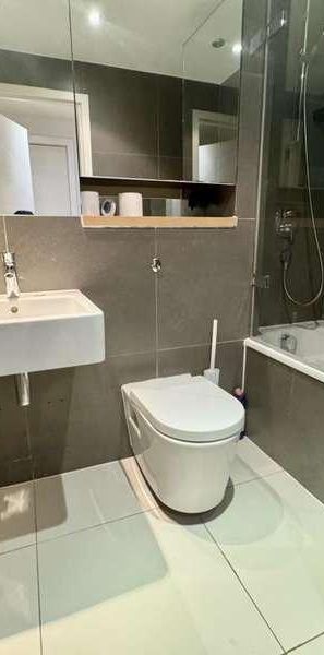 Vantage Building, Station Approach, Hayes, UB3 - Photo 1