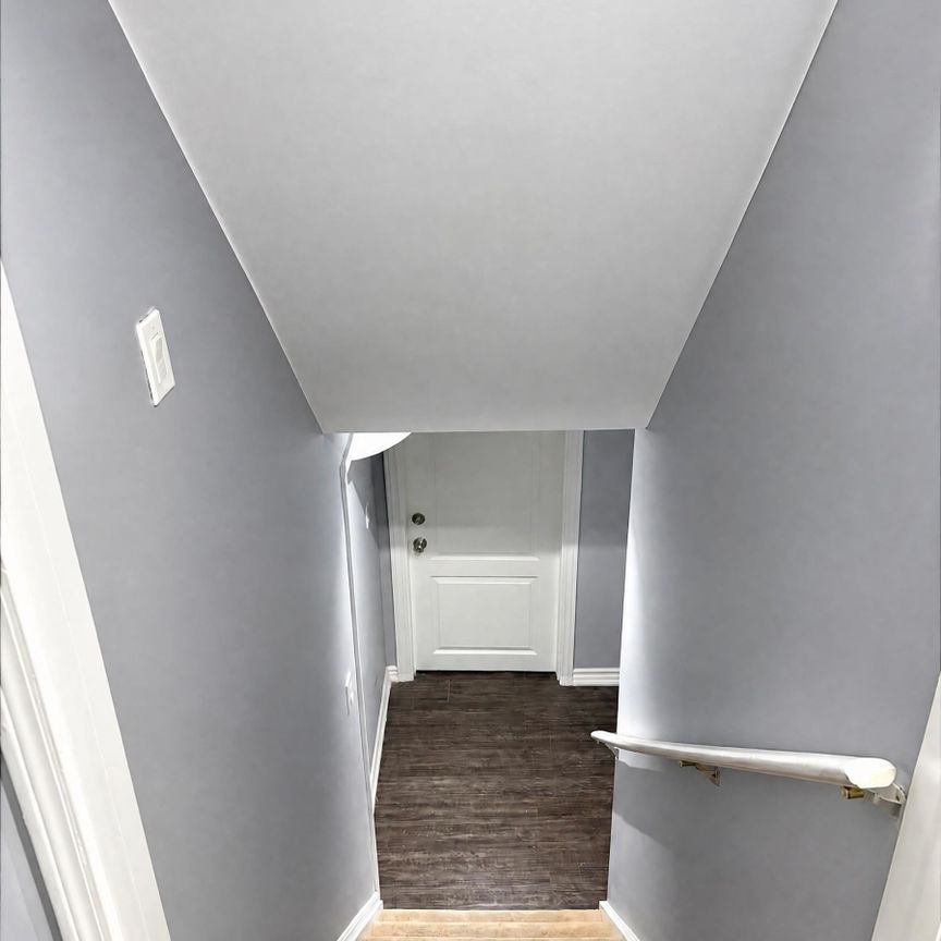 For Lease - 102 Earlsbridge Boulevard, Brampton, Ontario - Photo 1