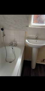 2 Bed Flat, Birmingham Road, B70 - Photo 4