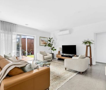 Contemporary Comfort & Effortless Living - Photo 6