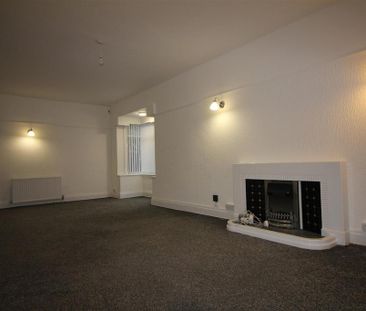 4 bedroom detached bungalow to rent - Photo 4