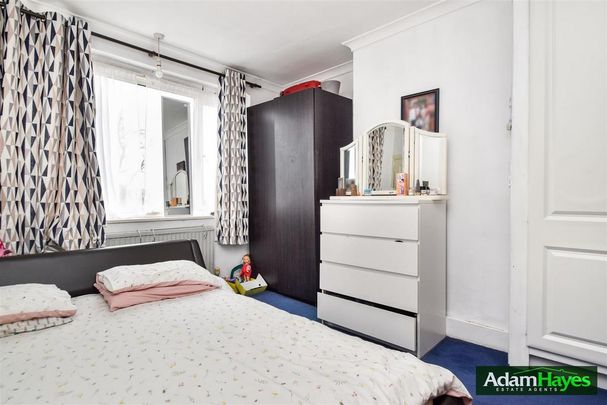 4 bedroom semi-detached house to rent - Photo 1