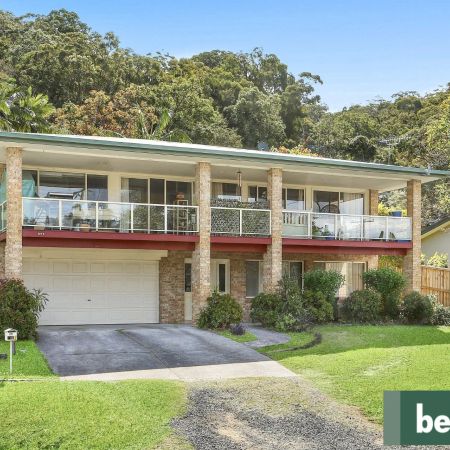 Family Home Moments to the Waterfront - Photo 3