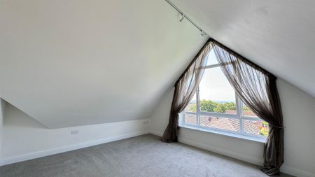 4 Bedroom House - Photo 5