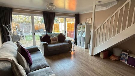 3 bedroom semi-detached house to rent - Photo 2