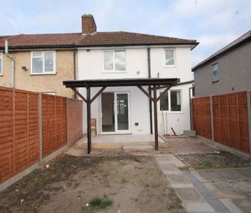 3 bedroom semi-detached house to rent - Photo 4