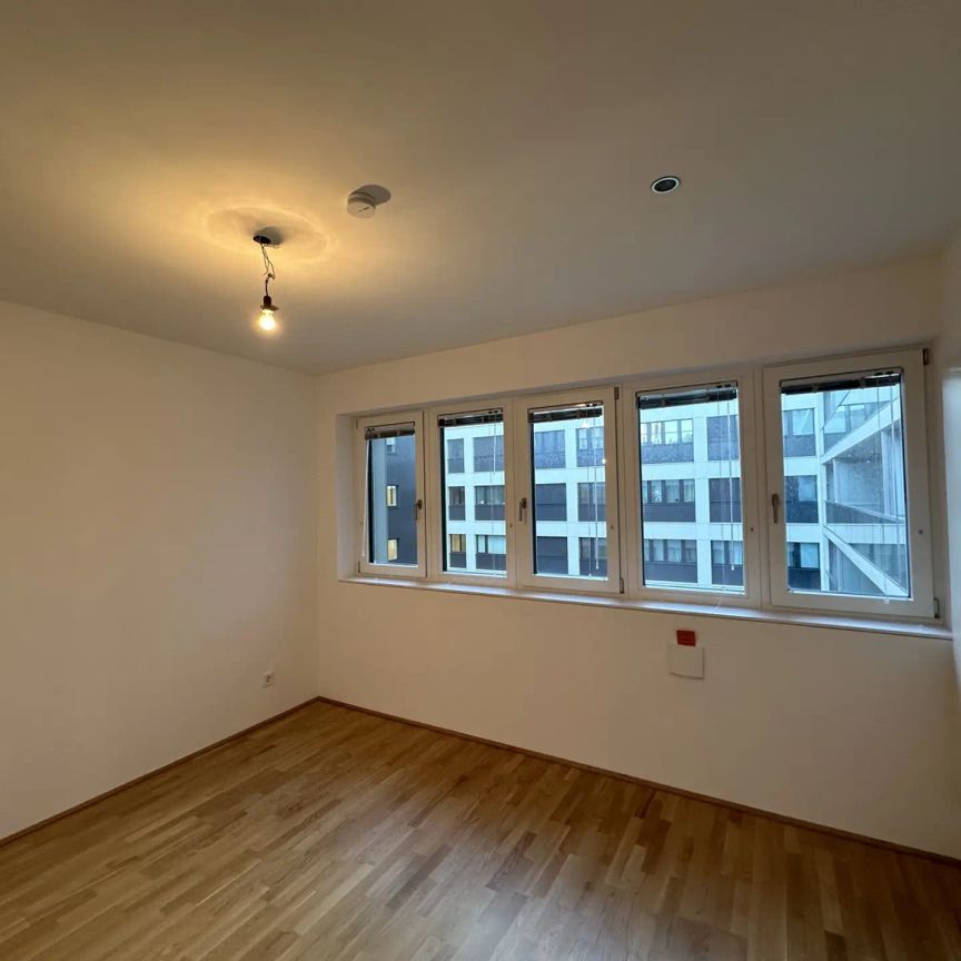 Leben am Wasser - MARINA TOWER - Exklusive 4-Zimmer-Wohnung mit Loggia in Blickrichtung Donau - Foto 1