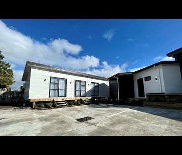 Beautifully presented studio in Temple View - Photo 5