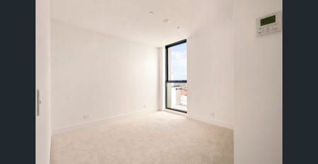 Penthouse With Private Rooftop - Photo 4