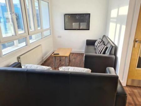 Silver Plus Ensuite - Photo 4