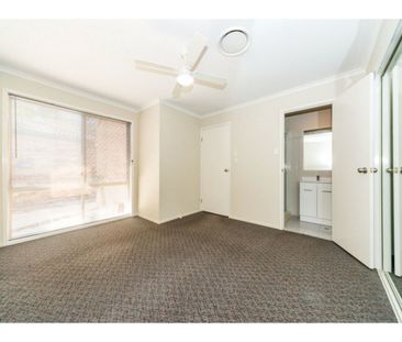 GREAT LOCATION CLOSE TO M1, HOME WORLD AND SCHOOLS - Photo 2