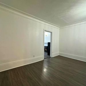 Appartement Montréal (Ville-Marie) À Louer - Photo 3