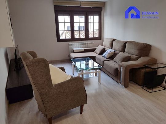 Alquiler de piso en Calle Caveda - Photo 1