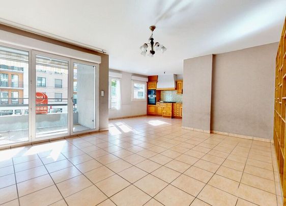 Appartement à louer 3 pièces • Bron - Photo 1