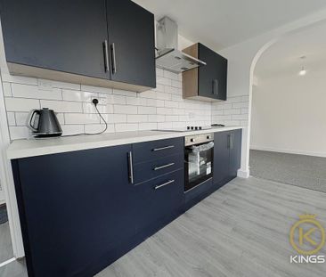 4 bedroom terraced house to rent - Photo 6