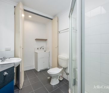 Convenient Inner-City Living - Photo 1